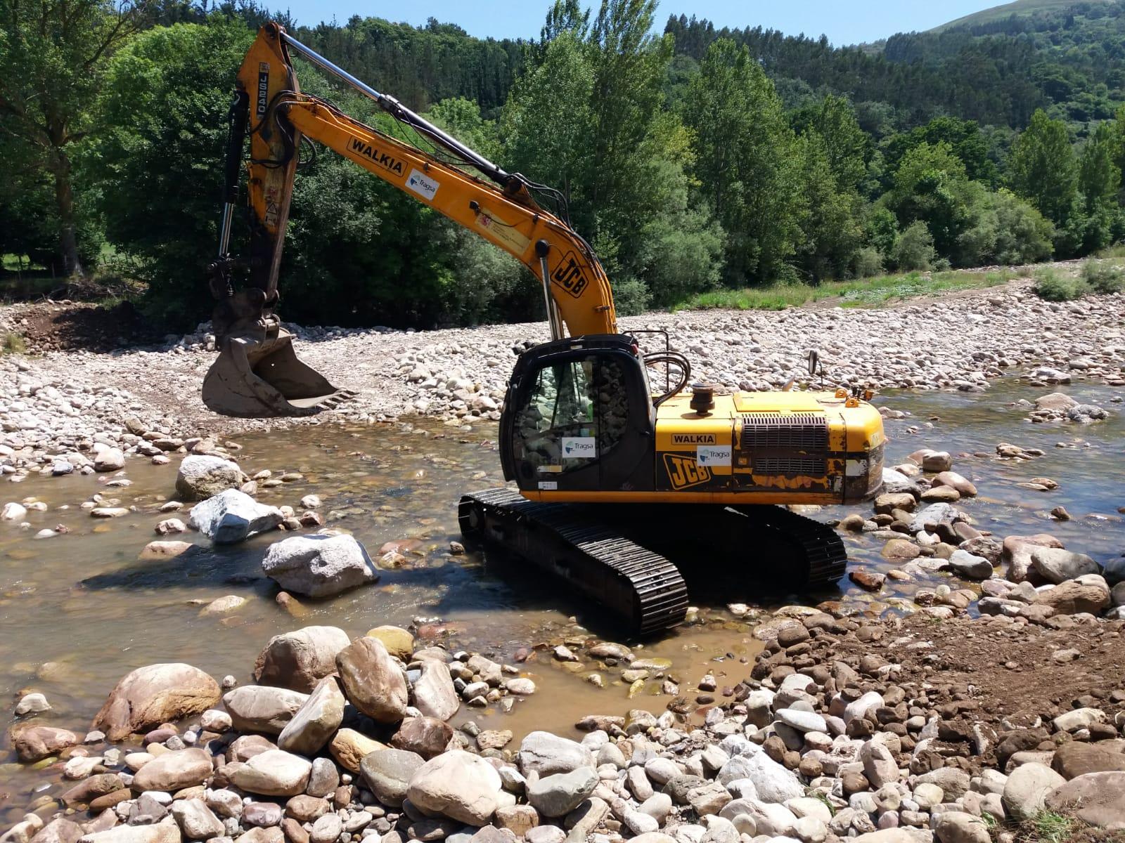 Inicio de las actuaciones con maquinaria en Sopeña