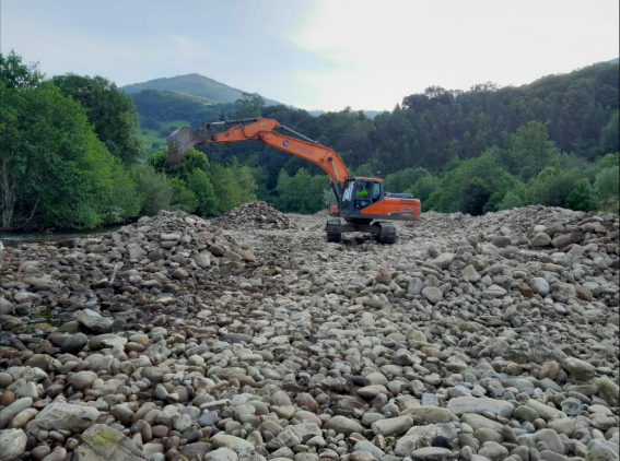 Imagen Trabajos de reapilado de los acarreos