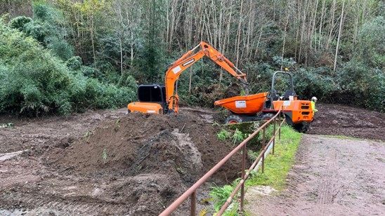 Imagen Durante los trabajos. Retirando la acumulación de sedimentos