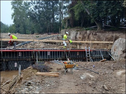 Imagen Trabajos de encofrado de la nueva estructura de aforo