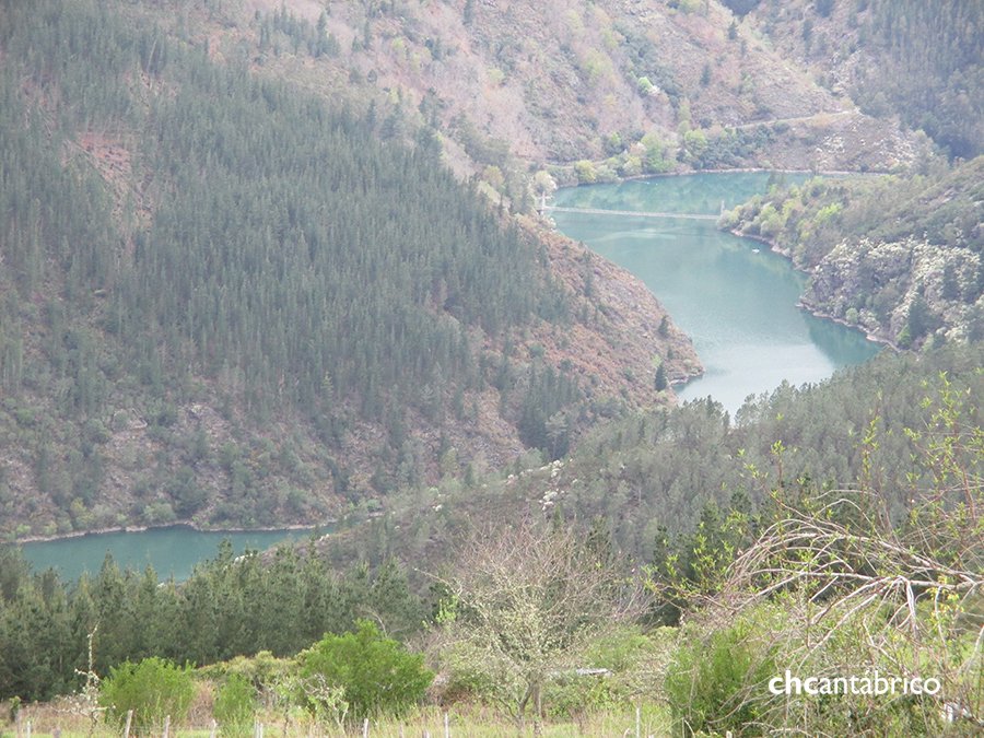 rio_navia_embalse_doiras_san_esteban_buitres_illano.jpg