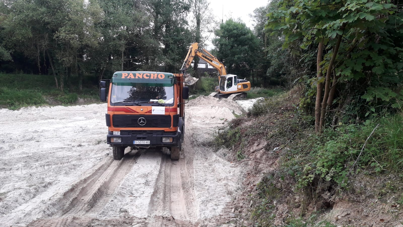 Retirada de las arenas depositadas en la zona de decantación