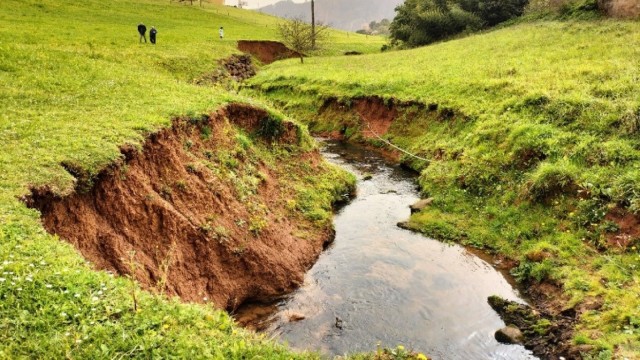 Río sin vegetación de ribera (problemas de erosión)