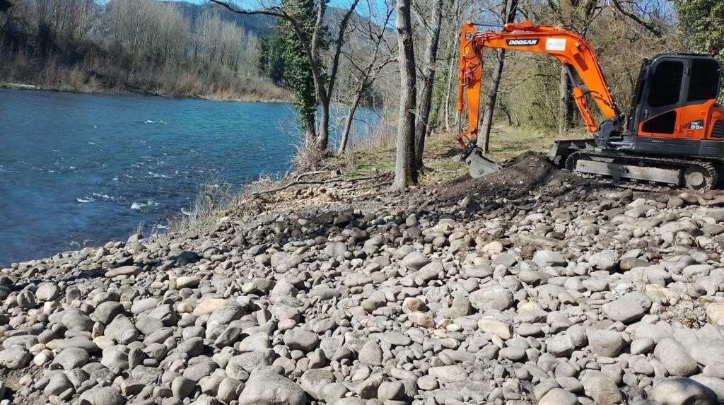 Trabajos de reubicación de sedimento en el emplazamiento de Valduno